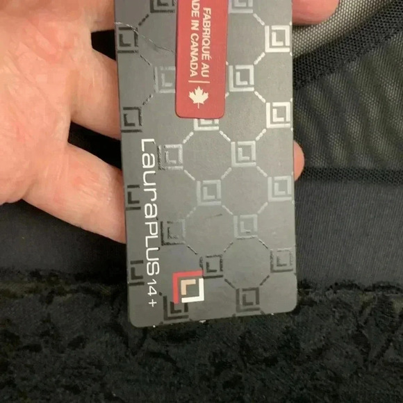 Laura Business Attire Tank Top w Stretch  and a Lace Panel Size 1X - Picture 7 of 8